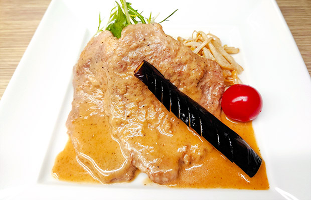 ポークソテー　オニオンソース